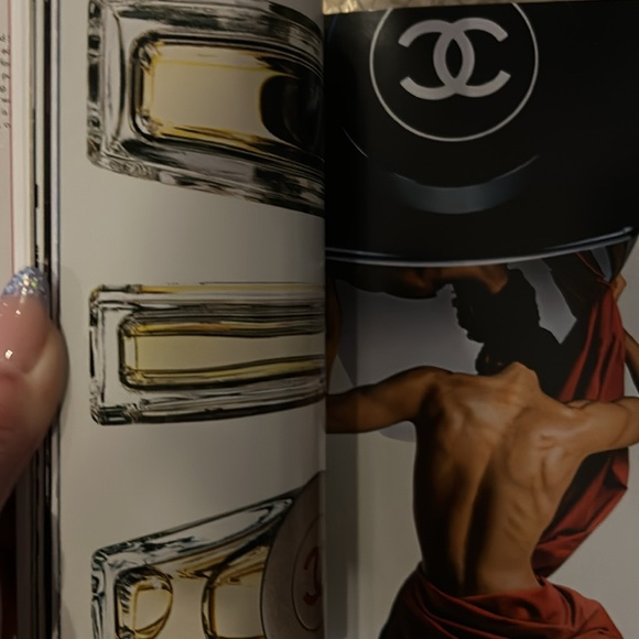 CHANEL SET OF 3 BOOKS BY ASSOULINE - Picture 15 of 17